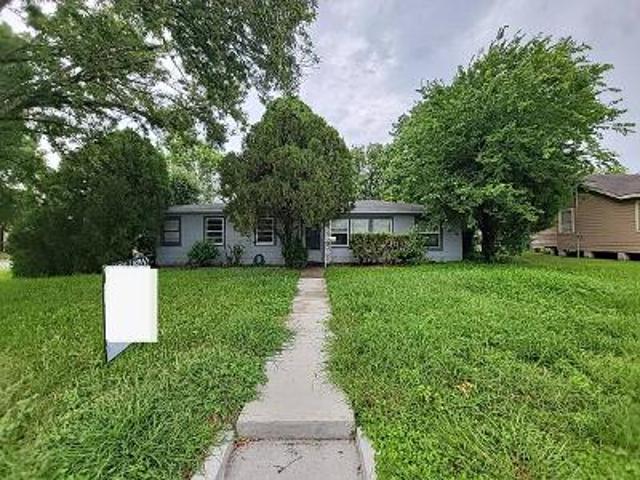 House for sale in Victoria
