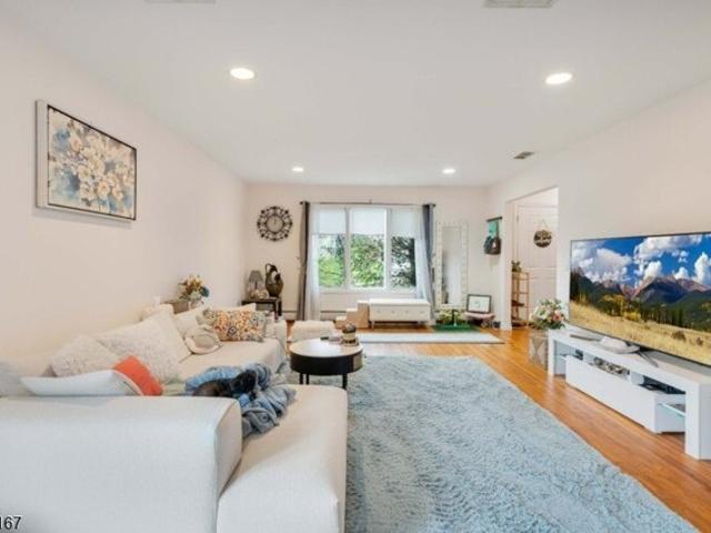 House for sale in Palisades Park, New Jersey