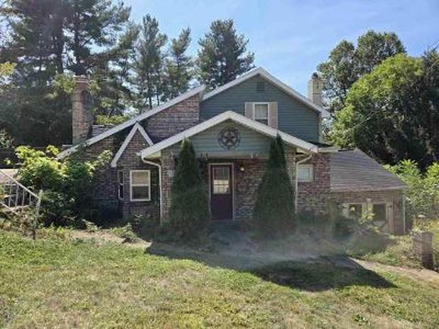 House for sale in New Straitsville, Ohio