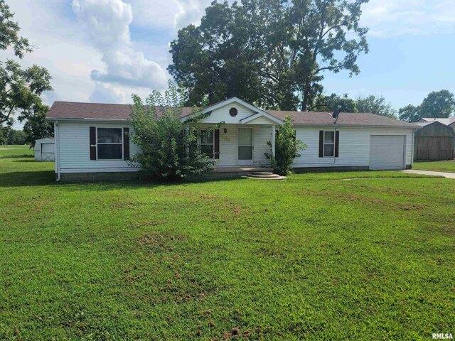 House for sale in Patoka, Illinois