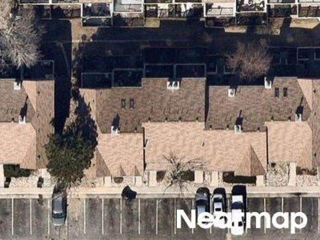 House for sale in Aurora