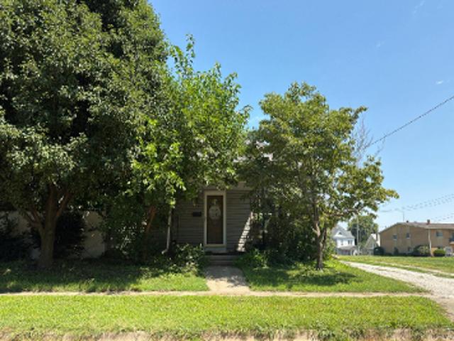 House for sale in Taylorville, Illinois