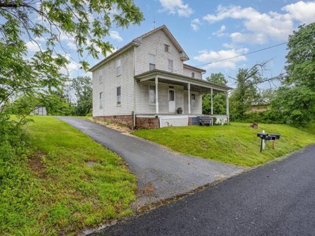 House for sale in Lewisberry