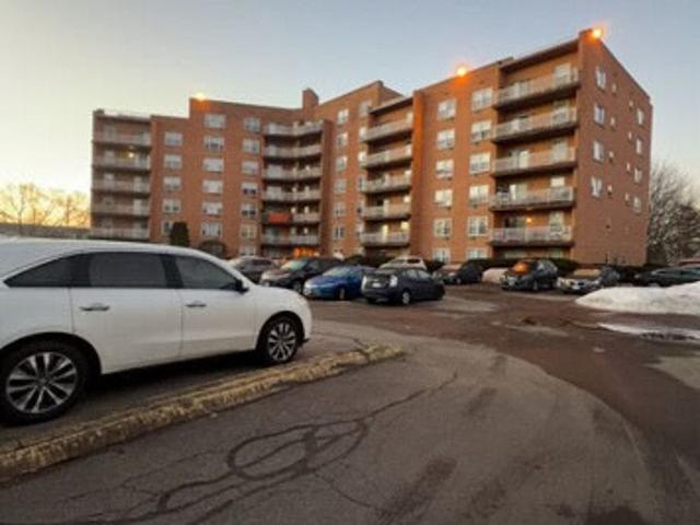 Condo for sale in Hamden, Connecticut