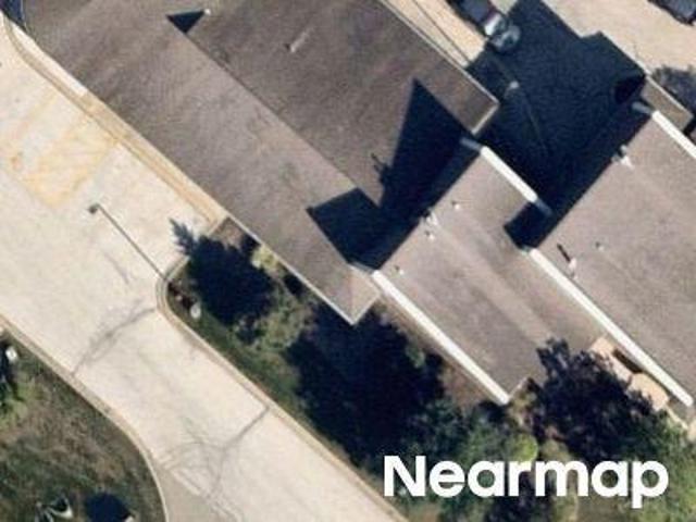 House for sale in Lindenhurst, Illinois