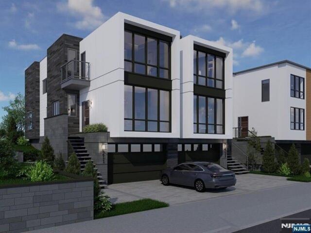 House for sale in Palisades Park