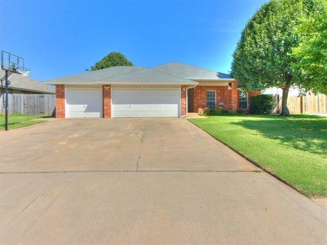 House for sale in Moore House for sale in Moore