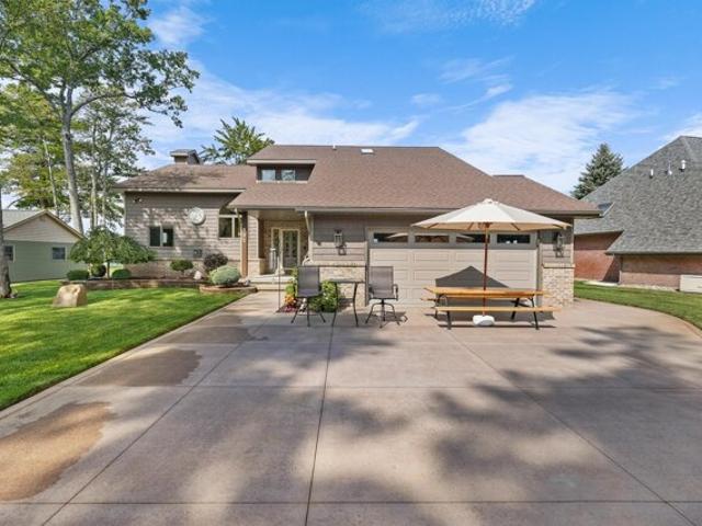 House for sale in Houghton Lake
