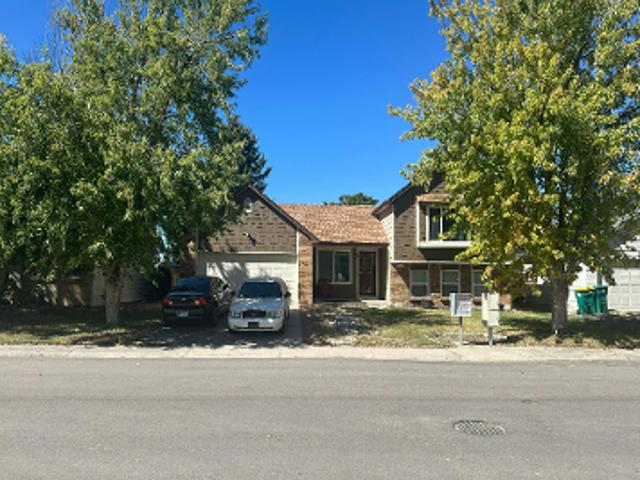 House for sale in Side Creek, Aurora