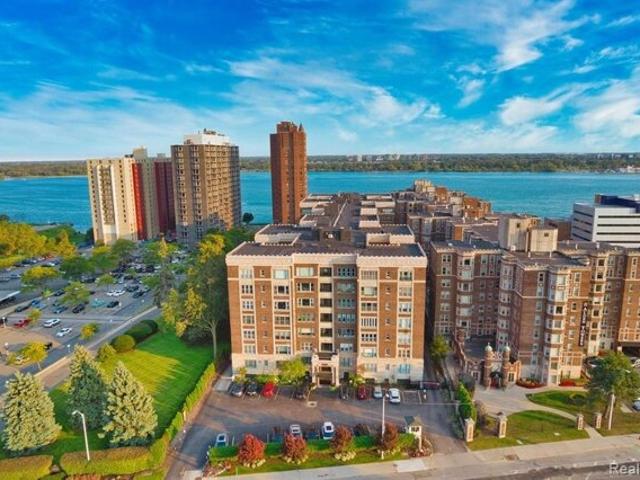 Condo for sale in Detroit