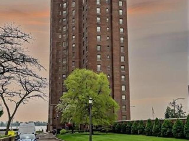 Condo for sale in Detroit