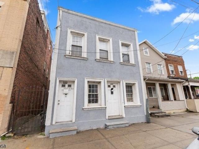 House for sale in Elizabeth, New Jersey