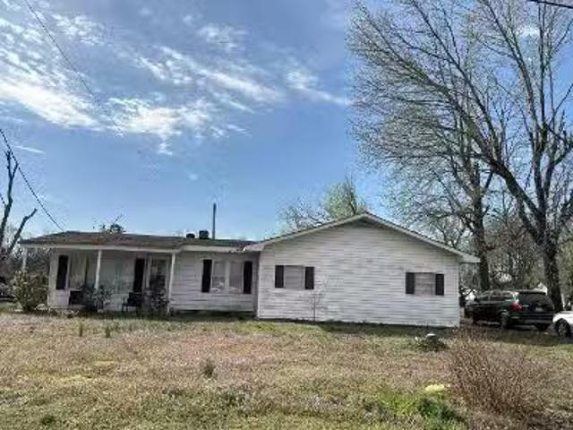 House for sale in Sikeston