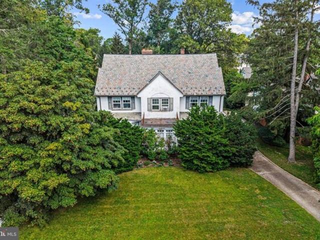 House for sale in Audubon