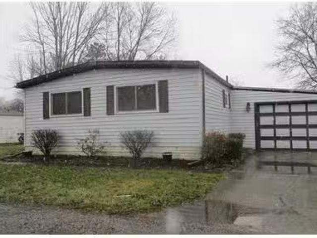 House for sale in Elyria
