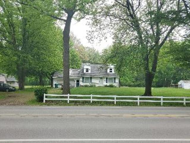 House for sale in Erie