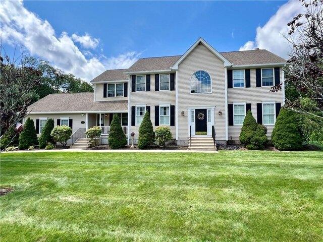 House for sale in Lincoln, Rhode Island