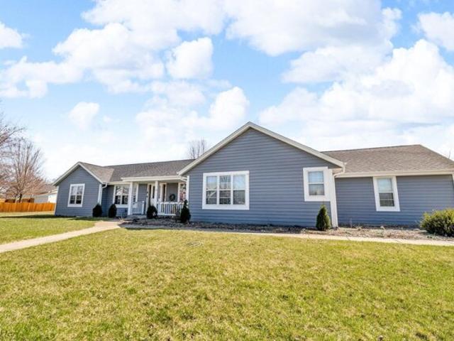 House for sale in Oak Creek