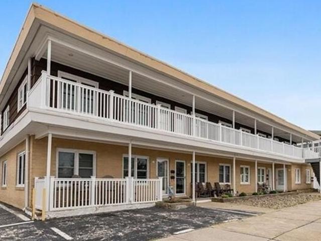 Condo for sale in Wildwood