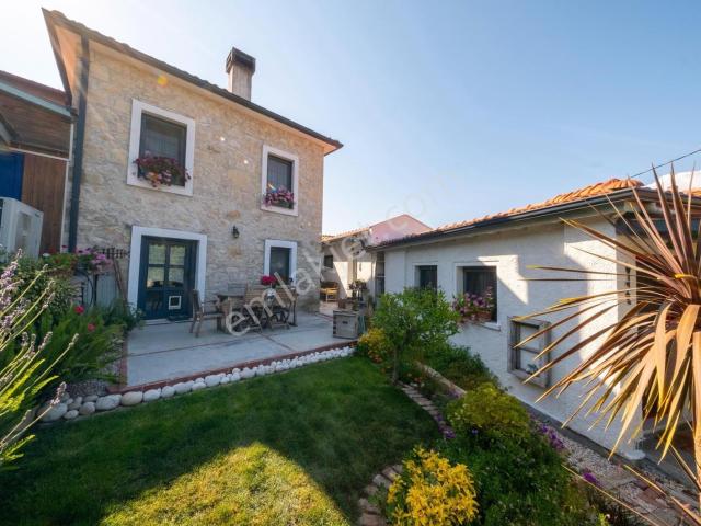 Eğlenhoca Mahallesi, Karaburun içerisinde satılık Villa