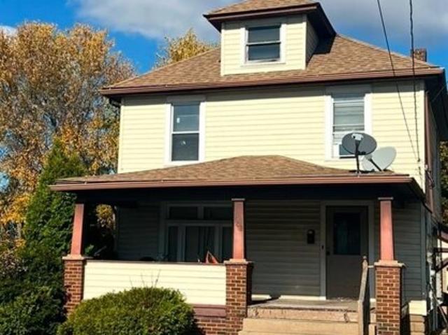 House for sale in New Castle, Pennsylvania