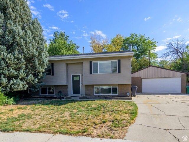 House for sale in Sandy, Utah