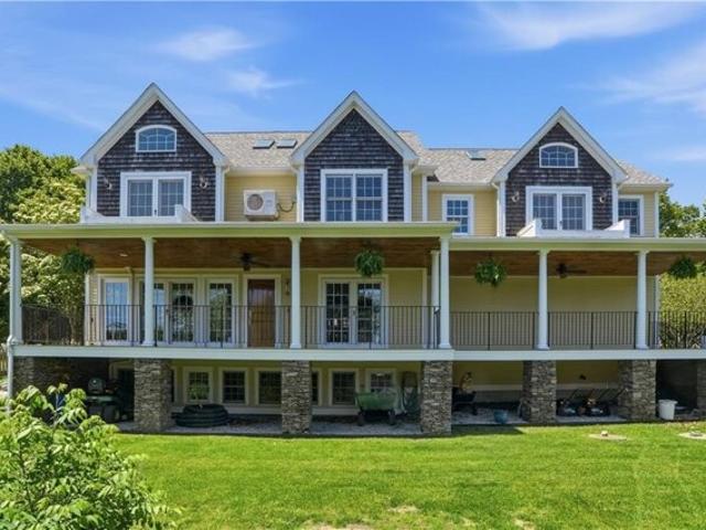 House for sale in Portsmouth, Rhode Island