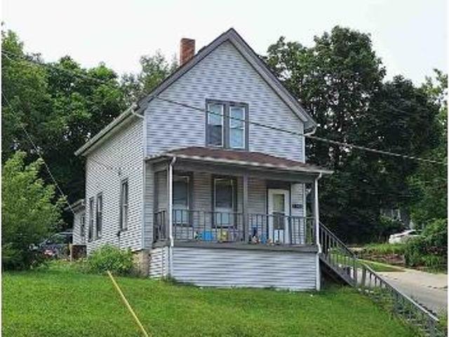 House for sale in Waukesha