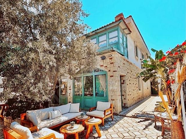 Alaçatı Mahallesi, Çeşme içerisinde satılık Turistik Tesis
