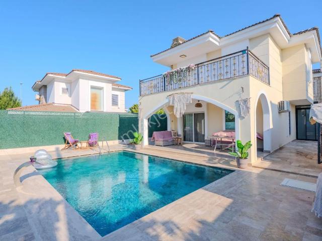 Çeşme, İzmir içerisinde satılık Villa