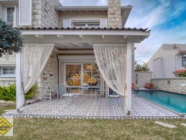 Çeşme, İzmir içerisinde satılık Villa