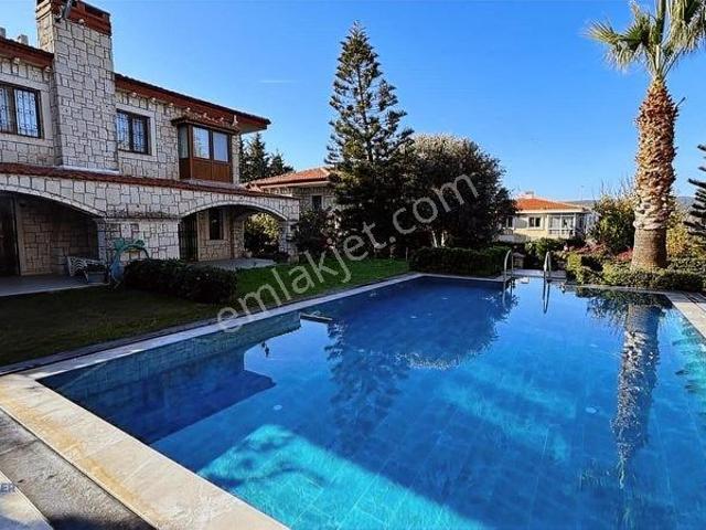 Alaçatı Mahallesi, Çeşme içerisinde kiralık Villa