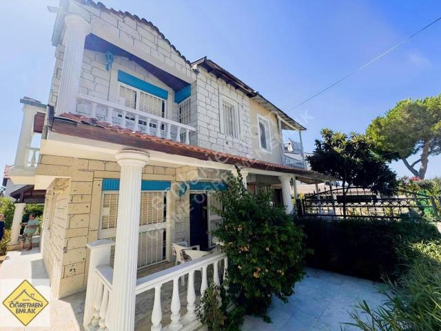 Alaçatı Mahallesi, Çeşme içerisinde satılık Villa