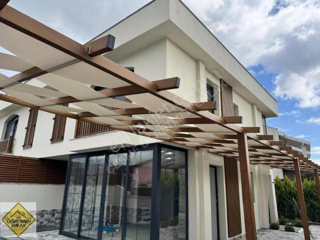 Çeşme, İzmir içerisinde satılık Villa