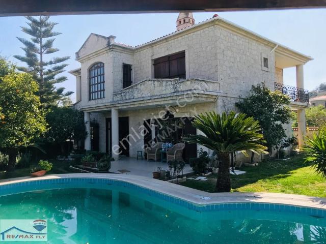 Çeşme, İzmir içerisinde kiralık Villa