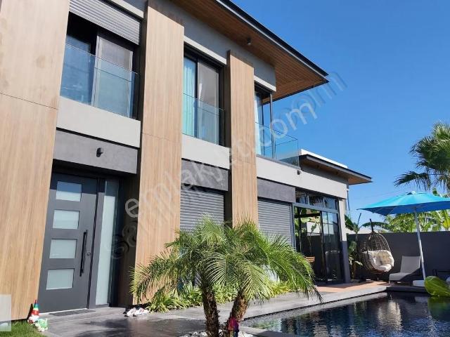 Çeşme, İzmir içerisinde satılık Villa