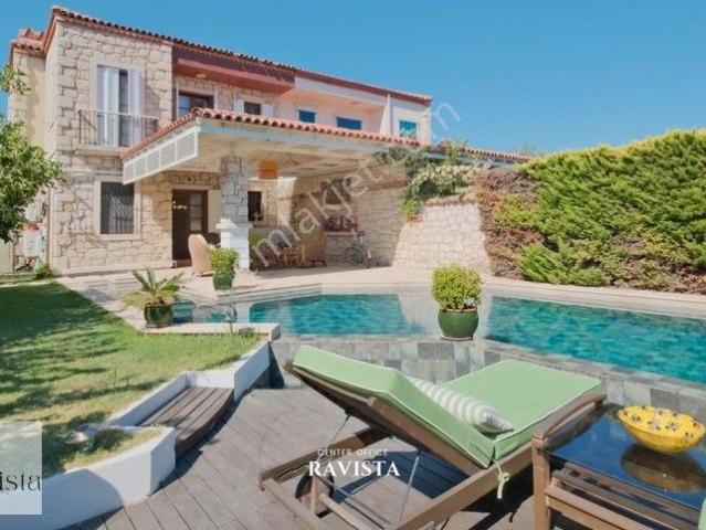 Alaçatı Mahallesi, Çeşme içerisinde satılık Villa