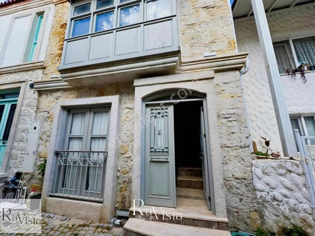 Alaçatı Mahallesi, Çeşme içerisinde satılık Villa