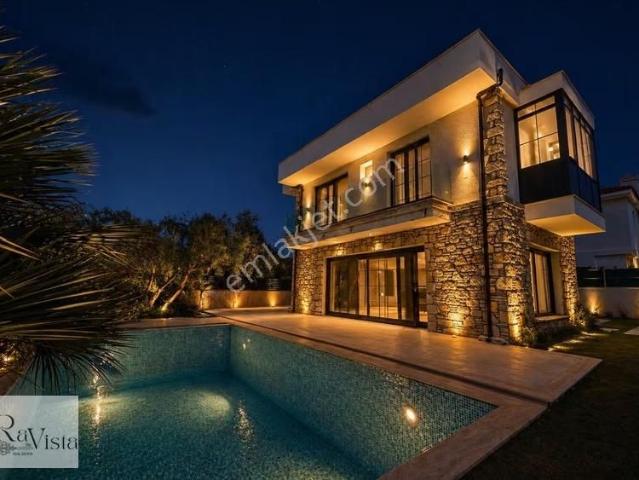 Çeşme, İzmir içerisinde satılık Villa