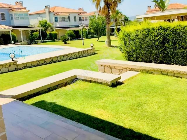 Alaçatı Mahallesi, Çeşme içerisinde satılık Villa