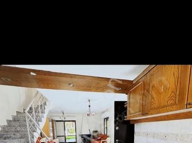Alaçatı Mahallesi, Çeşme içerisinde satılık Villa