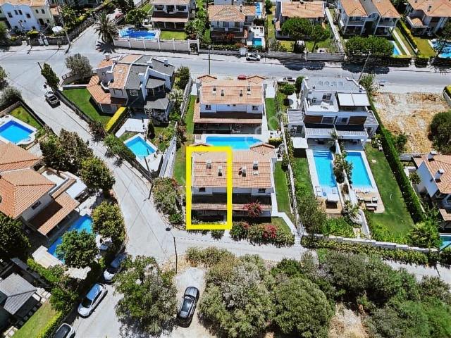 Çeşme, İzmir içerisinde satılık Villa