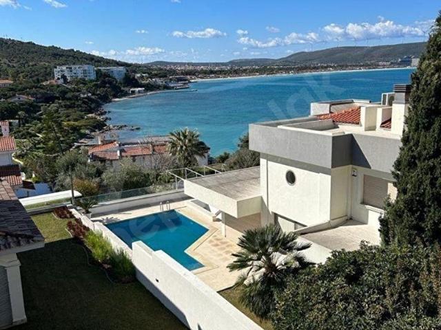 Çeşme, İzmir içerisinde satılık Villa