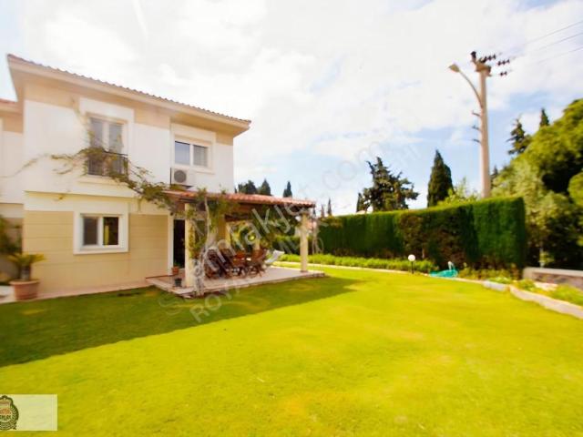 Çeşme, İzmir içerisinde kiralık Villa