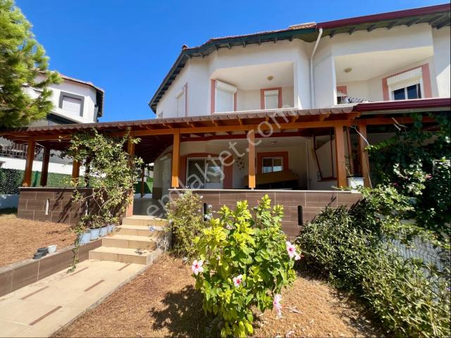 Çeşme, İzmir içerisinde satılık Villa