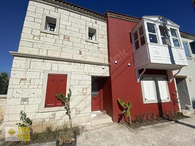Çeşme, İzmir içerisinde satılık mülk