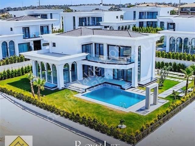 Çeşme, İzmir içerisinde satılık Villa