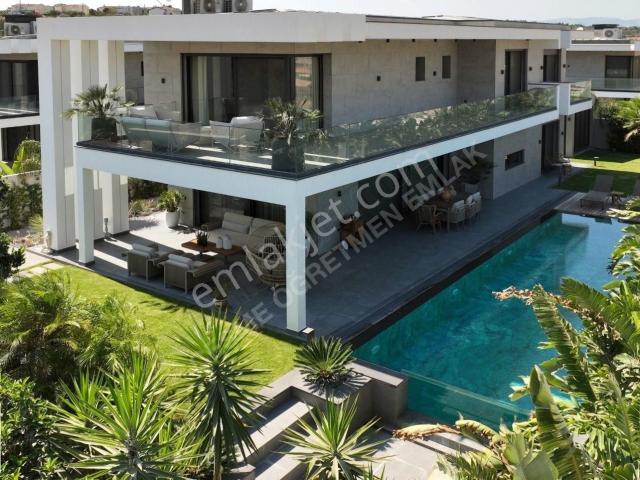 Çeşme, İzmir içerisinde satılık Villa