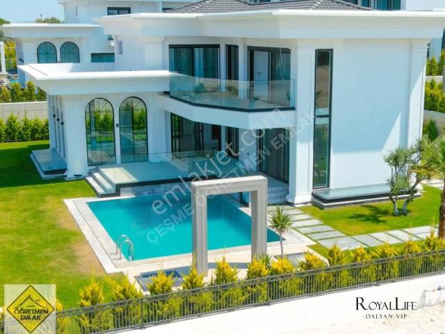 Çeşme, İzmir içerisinde satılık Villa