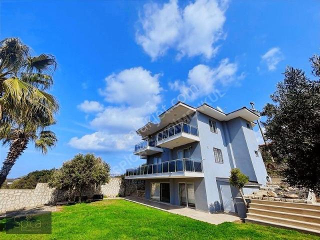 Çeşme, İzmir içerisinde satılık Villa